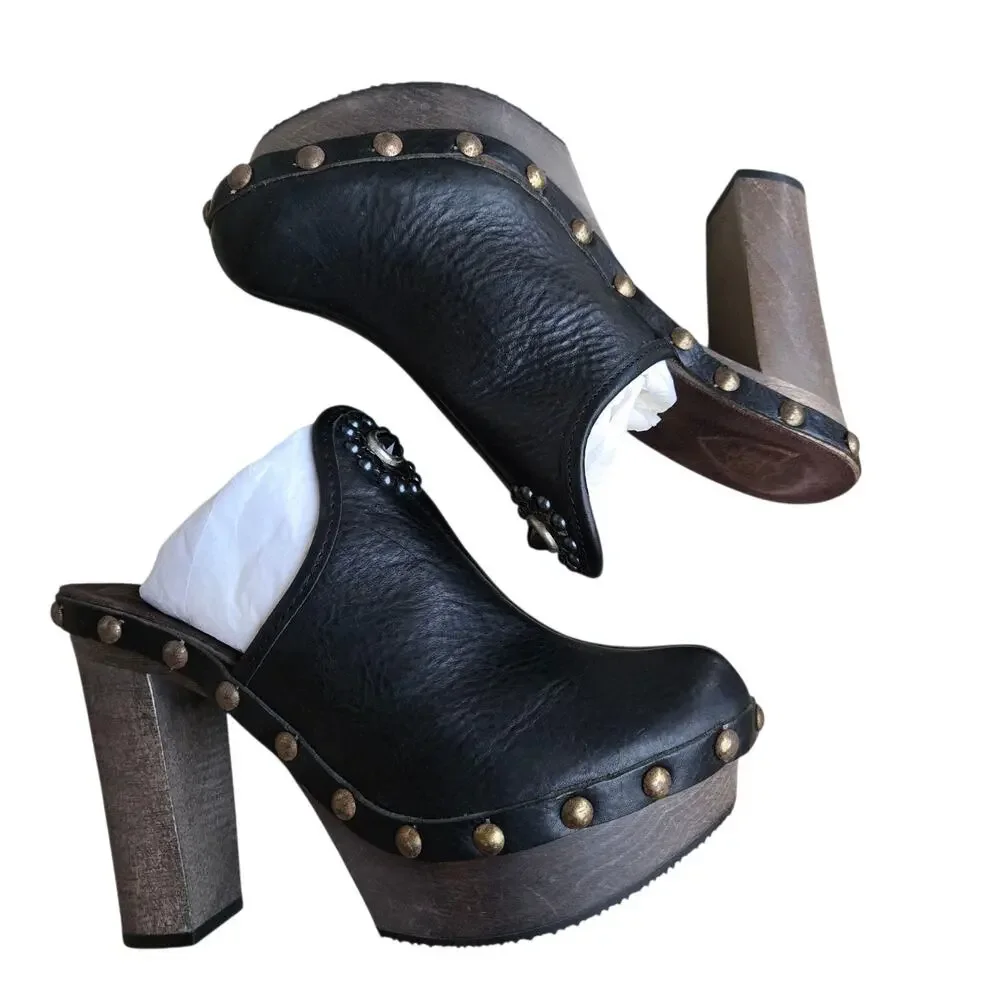 Hollywood Trading Company Womens EU Sz 39 Black Leather Heel Clogs Studded